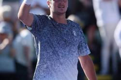 丰塞卡称渴望能与辛纳阿卡并驾齐驱，鲁内表示可能在草地赛季复出