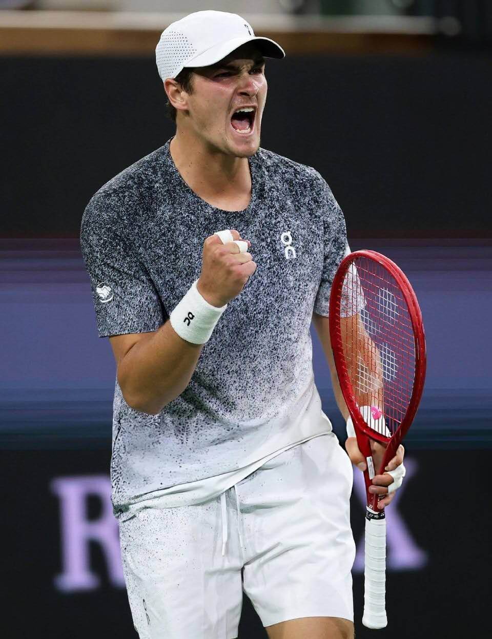 丰塞卡称渴望能与辛纳阿卡并驾齐驱，鲁内表示可能在草地赛季复出