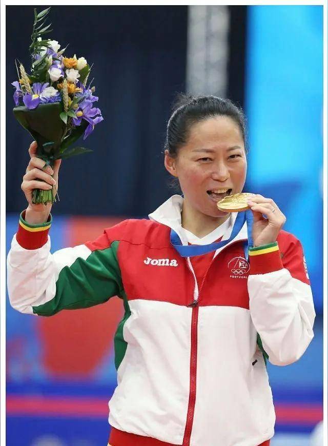 47岁华裔名将付玉逆转取胜 诠释乒坛不老拼搏精神