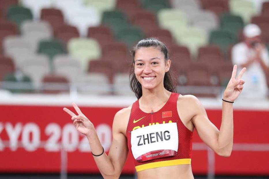 美女选手郑妮娜力：放弃加拿大国籍，毅然加入中国，称自己不后悔