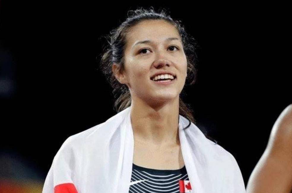 美女选手郑妮娜力：放弃加拿大国籍，毅然加入中国，称自己不后悔